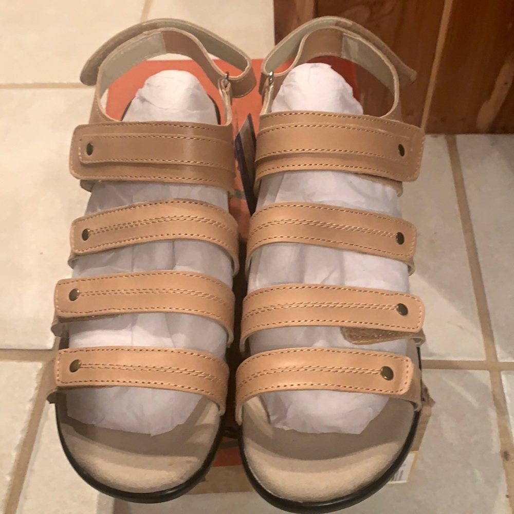Propet comfort leather sandals size 7.5